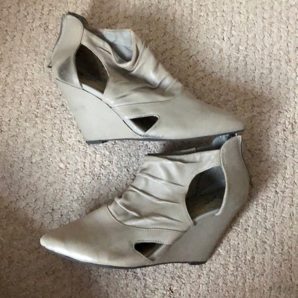 Seychelles Wedge 3” Heel Grey Booties